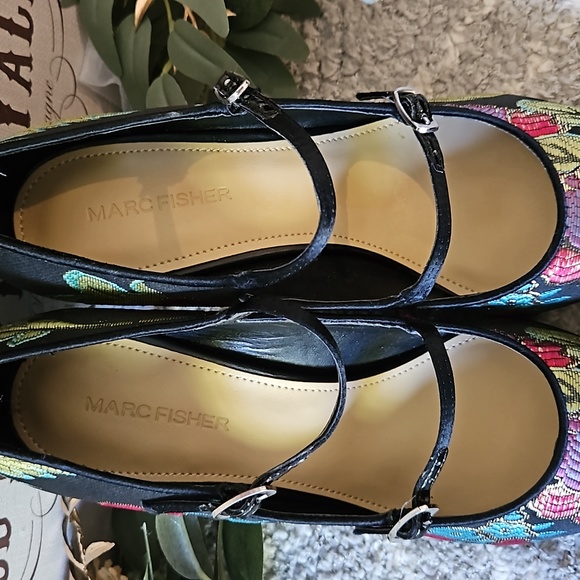 NWOB - Marc Fisher Embroidered Strappy Heels - Sz 8.5 - Picture 7 of 10